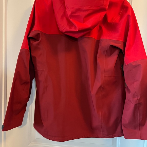Brand New Red Stormtech Vertex Stormshell Shell Jacket Outdoor Adventure - Picture 2 of 6